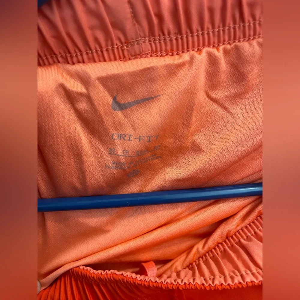 NWT Women's Nike Tempo Running Shorts Orange XS - Picture 2 of 3